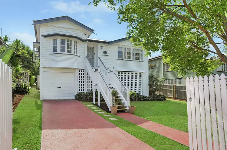 24 Waite Street, Norman Park QLD 4170