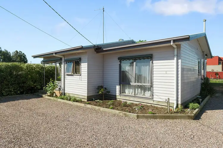 8 Douglas Street, Colac VIC 3250