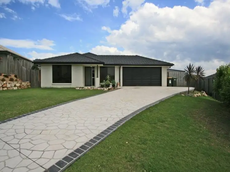 7 Peckham Court, Pacific Pines QLD 4211