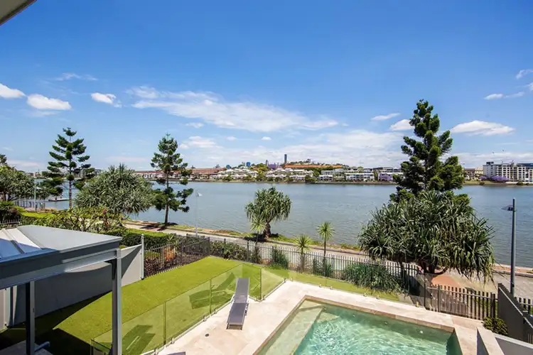 31 Waterline Cres, Bulimba QLD 4171