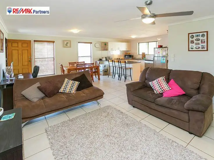 13 White Street, Point Vernon QLD 4655