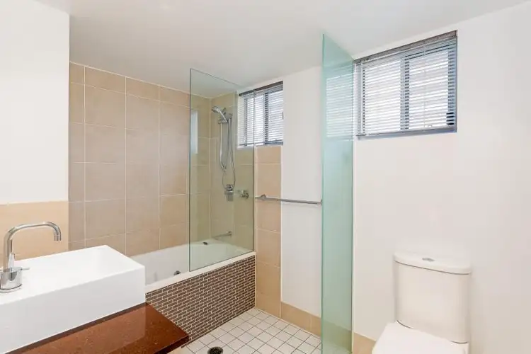 Fifth view of Homely unit listing, 8/2 Louis St, Redcliffe QLD 4020