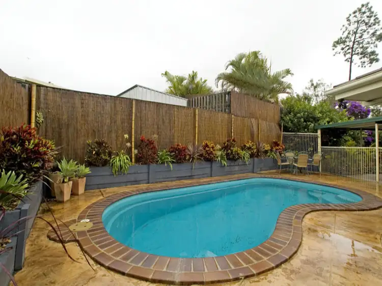 6 MORANE CRT, Pacific Pines QLD 4211