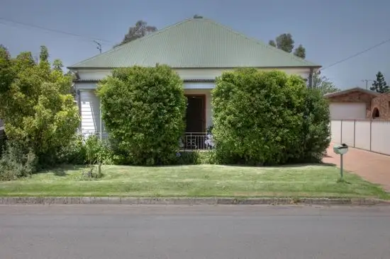 8 Lake Road, Georgetown NSW 2298