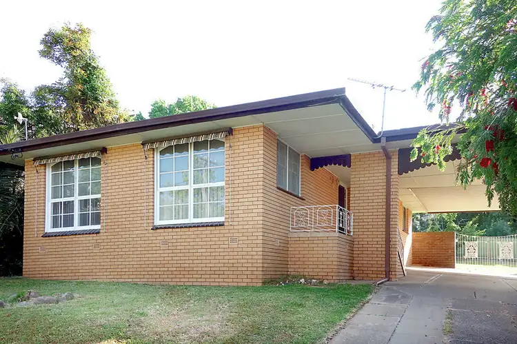 30 White Avenue, Kooringal NSW 2650