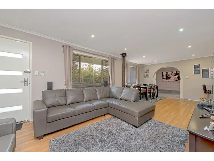 5 Meadow Court, Centenary Heights QLD 4350