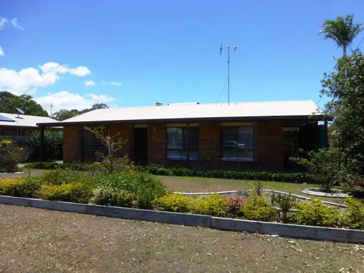 79 Hansen St, Urangan QLD 4655