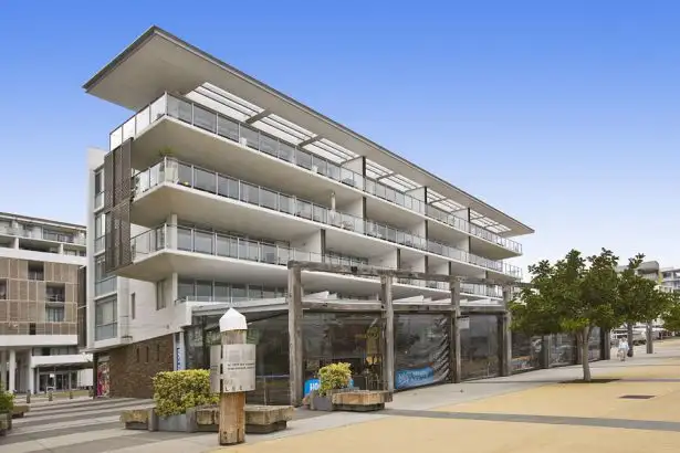 Fifth view of Homely apartment listing, 303/7 Honeysuckle Drive, Newcastle NSW 2300