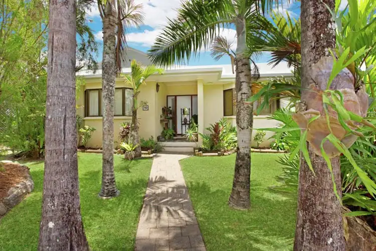 10 Montrose Avenue, Edge Hill QLD 4870