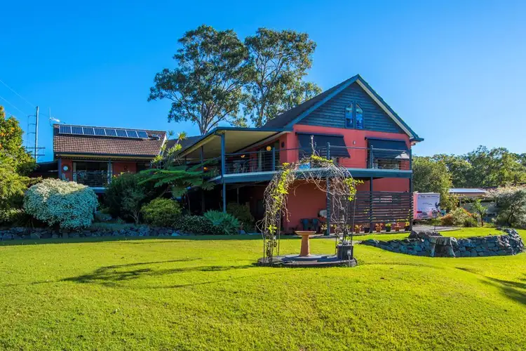 2 Anselmo Close, Emerald Beach NSW 2456