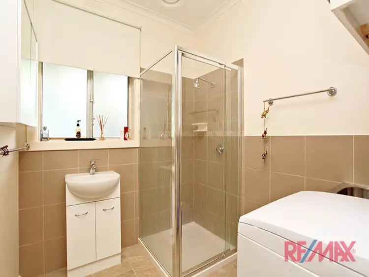 Fourth view of Homely unit listing, 2/18 The Crest, Frankston South VIC 3199