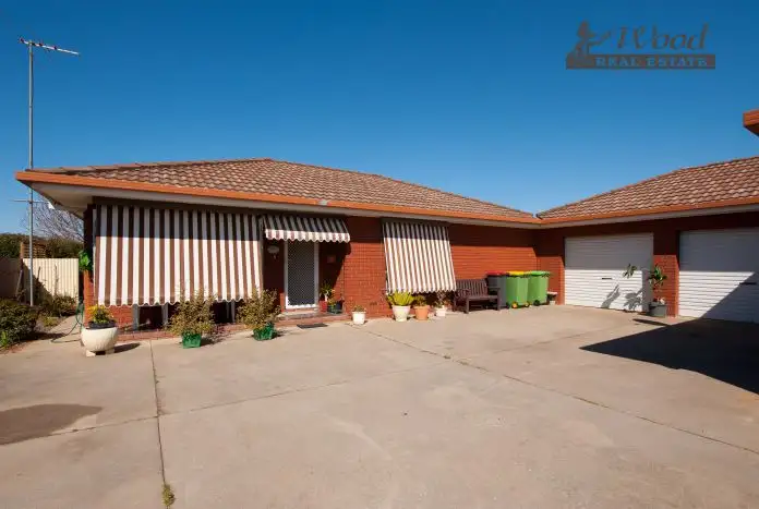 1 & 2, 414 Ross Circuit, Lavington NSW 2641