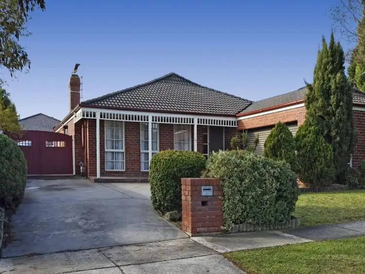 51 Warana Drive, Hampton Park VIC 3976