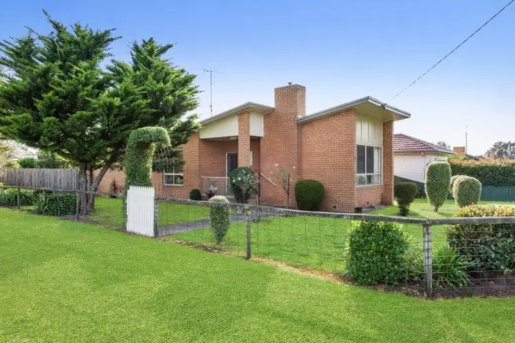 25 Hopkins Street, Winchelsea VIC 3241
