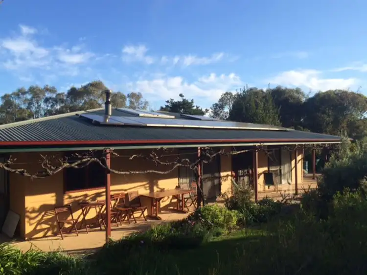 16 Burnside Road, Strathalbyn SA 5255