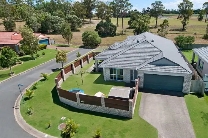 2/2 Leisel Cl, Upper Coomera QLD 4209