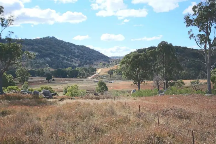 2 Wades Road, Tenterfield NSW 2372