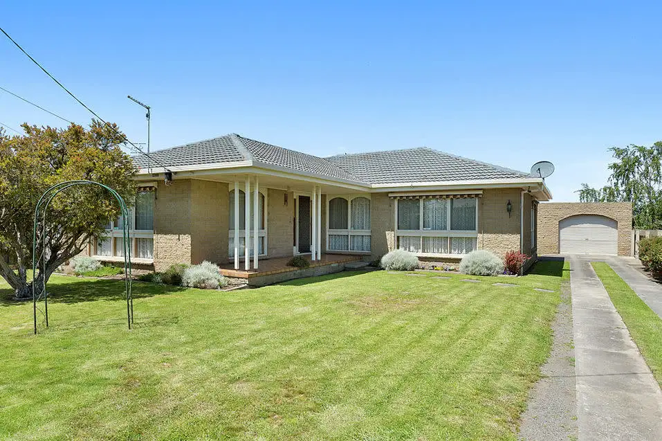 Main view of Homely house listing, 10 John Cresent, Colac VIC 3250