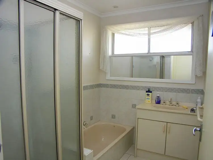 Fifth view of Homely house listing, 6 Banksia Place, Melton West VIC 3337