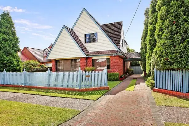 Main view of Homely house listing, 218 Parkway Avenue, Hamilton South NSW 2303