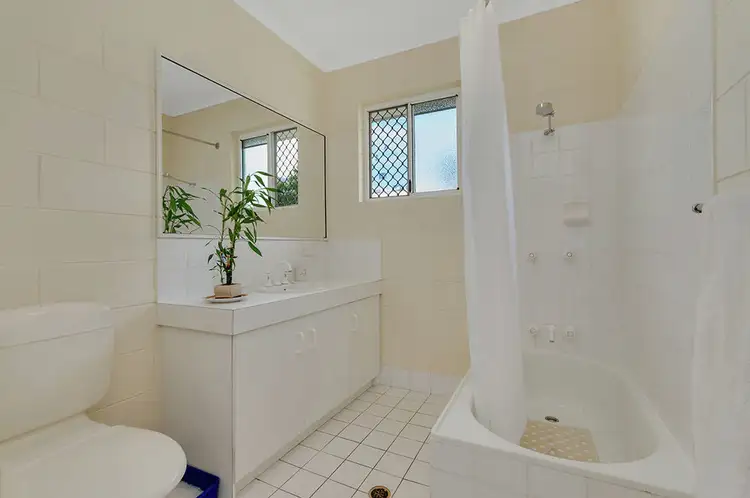 Sixth view of Homely villa listing, 2/12-14 Ireland Crescent, Whitfield QLD 4870