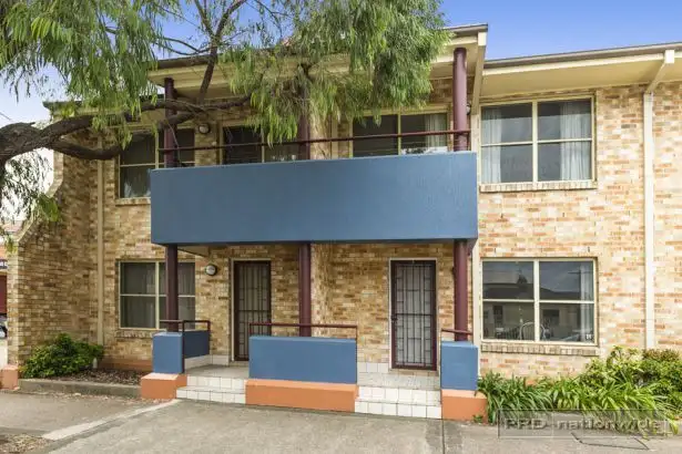 Main view of Homely townhouse listing, 2/22 Donald Street, Hamilton NSW 2303