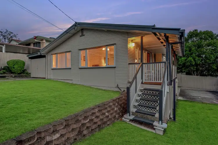 17 Arilpa Crescent, Ferny Hills QLD 4055