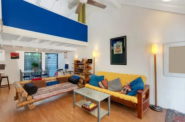 2/387-389 Mayers Street, Edge Hill QLD 4870