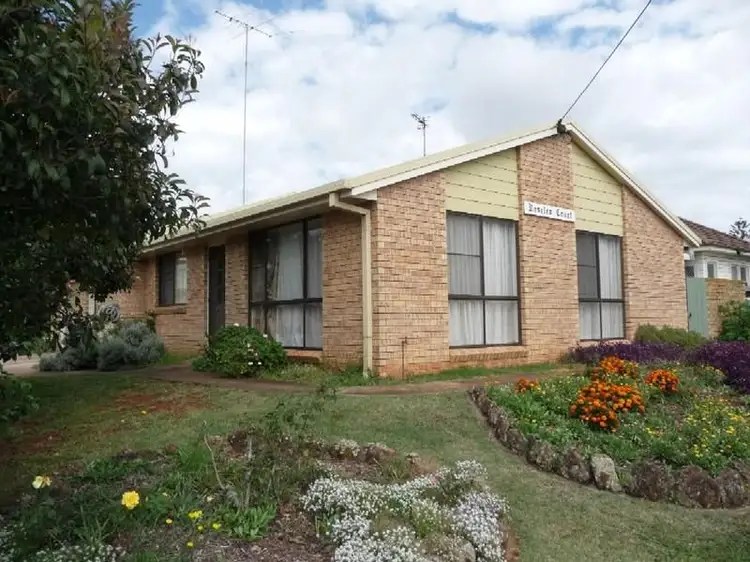 1/4 Hamilton Street, Newtown QLD 4350