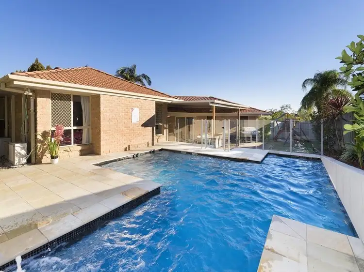 8 Woodrose Crescent, Sinnamon Park QLD 4073