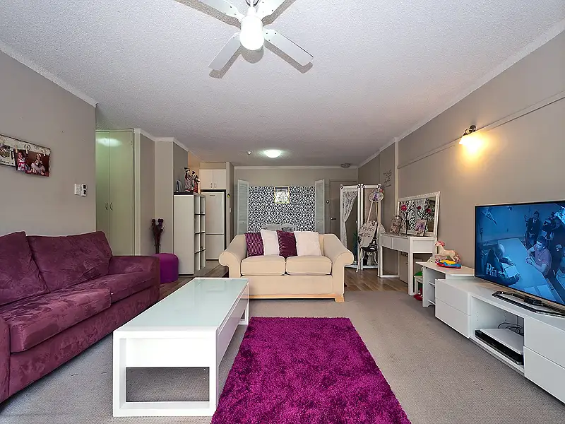 Main view of Homely apartment listing, 2/18 Queen Street, Southport QLD 4215