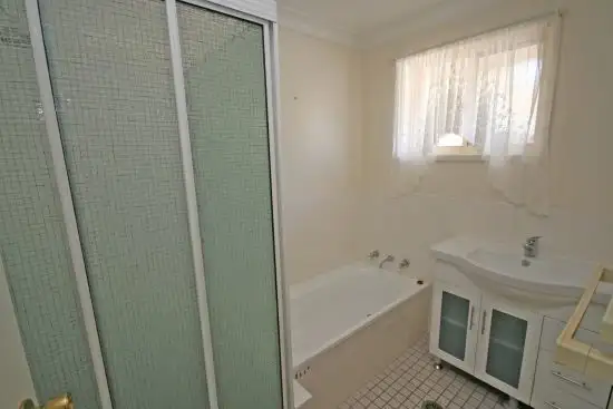 Fourth view of Homely house listing, 5 Caley Close, Tamworth NSW 2340