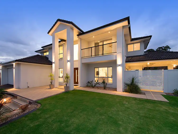 8 Crossing Drive, Eatons Hill QLD 4037