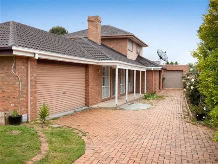 88 Waverley Park Drive, Cranbourne North VIC 3977