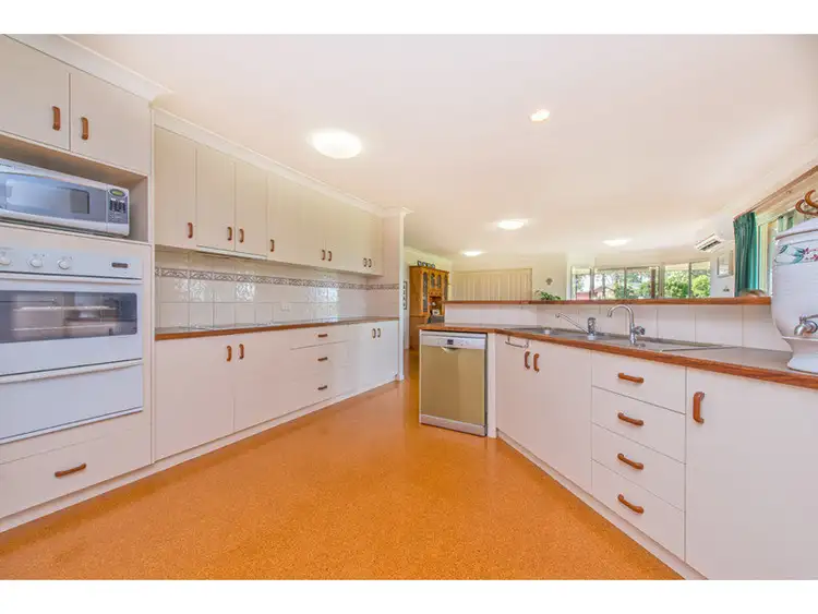 Second view of Homely house listing, 4 Cotswold Close, Cotswold Hills QLD 4350