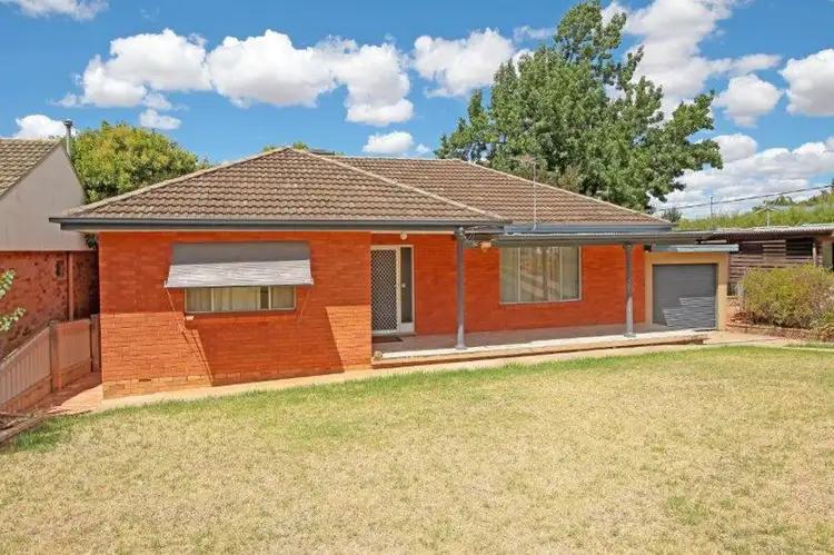 79 Meadow Street, Kooringal NSW 2650