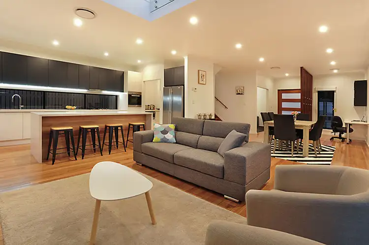 6 Illidge St, Coorparoo QLD 4151