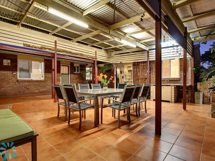 32 Seaton Street, Hillcrest QLD 4118