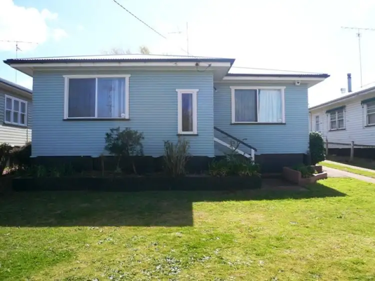 27 Rhyde Street, Mount Lofty QLD 4350