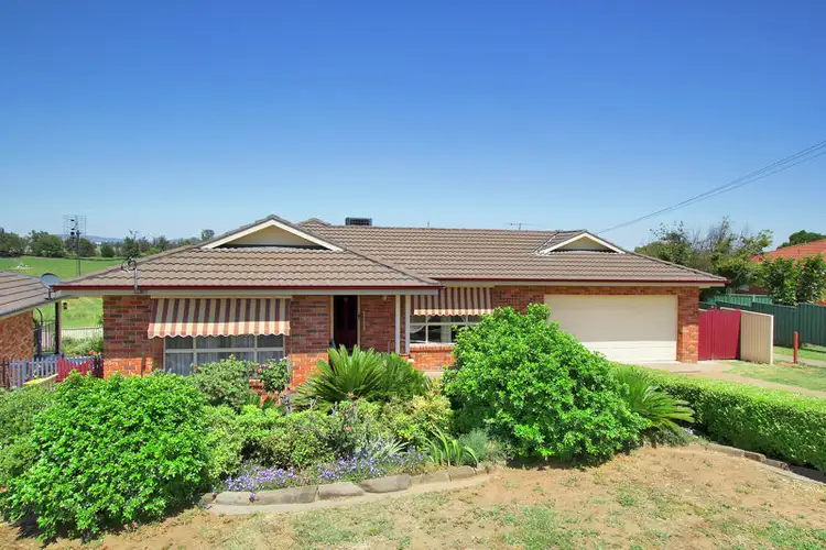 99 Glengarvin Drive, Tamworth NSW 2340