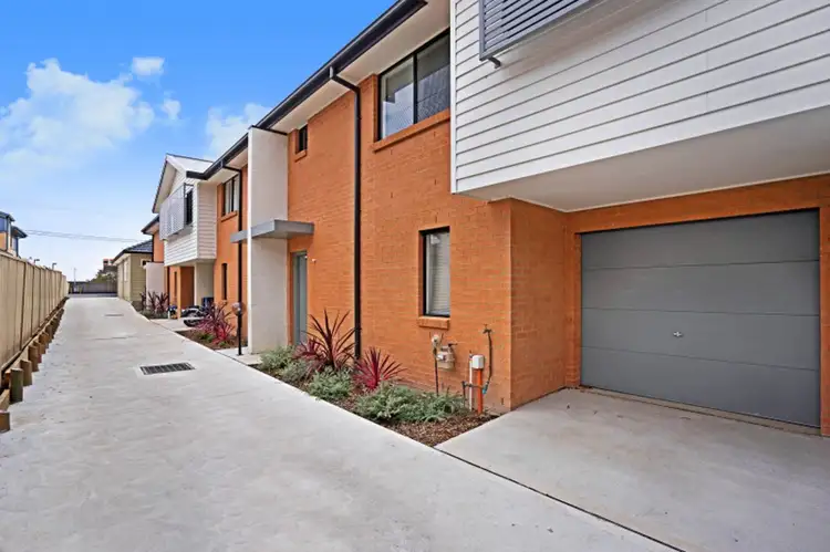 4/285 Sandgate Road, Shortland NSW 2307