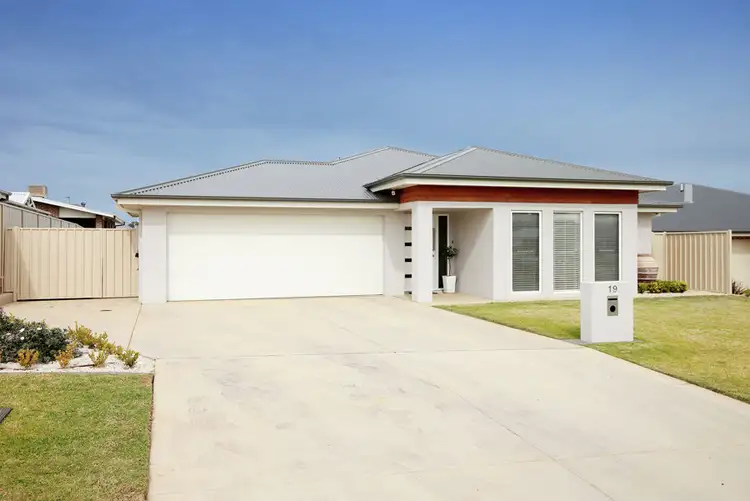 Main view of Homely house listing, 19 Cootamundra Boulevarde, Estella NSW 2650