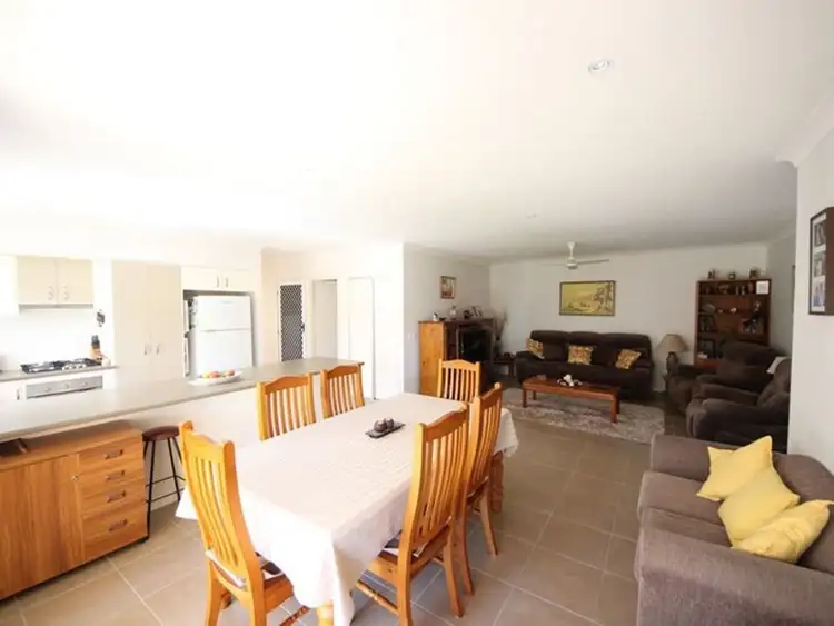 Fifth view of Homely unit listing, 4/73 Glasshouse Circuit, Kallangur QLD 4503