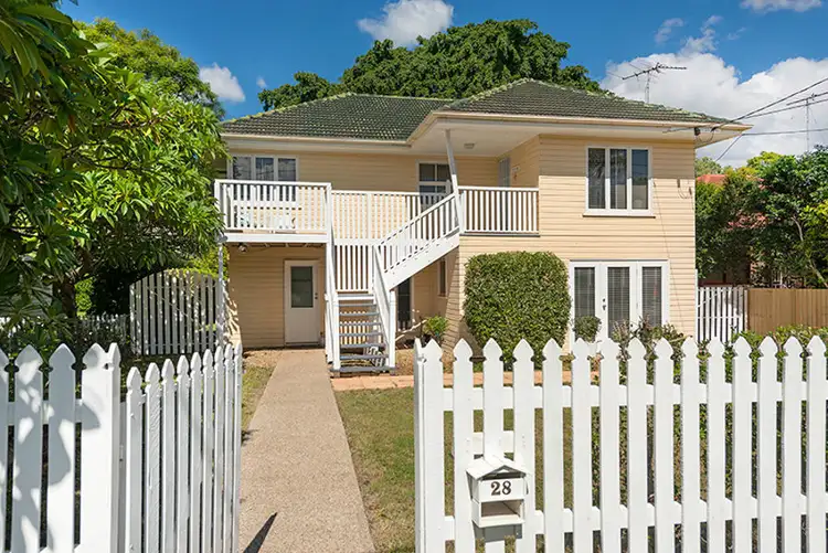 28 Latimer Street, Holland Park QLD 4121