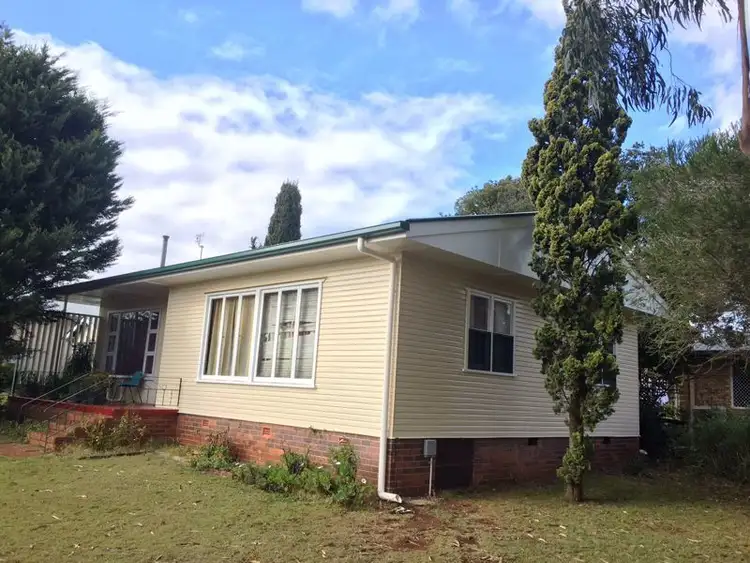 8 Macquarie Street, Centenary Heights QLD 4350