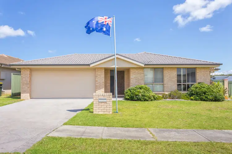 1 Mariner Avenue, Old Bar NSW 2430
