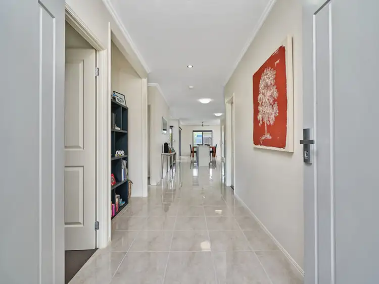 44 Disney Street, White Rock QLD 4868