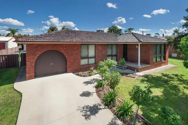 11 Harrier Parade, Tamworth NSW 2340