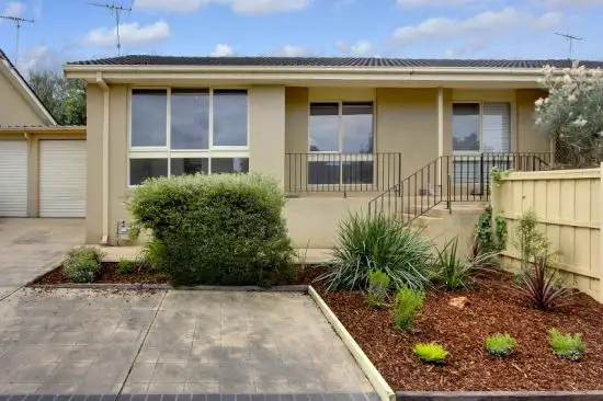 4/17 Lucerne Avenue, Mornington VIC 3931