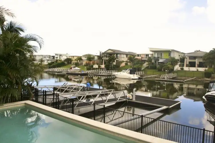 3 Ferrymans Ct, Helensvale QLD 4212